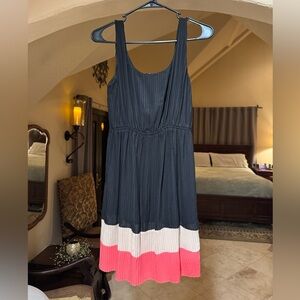 Soprano Classic Tri Color Pleated Dress